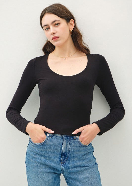 Essential Scoop Neck Long Sleeve